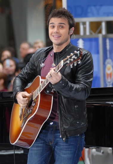 Photo Coverage: 'IDOL' Stars Kris Allen and Adam Lambert Visit NBC's Today Show Image