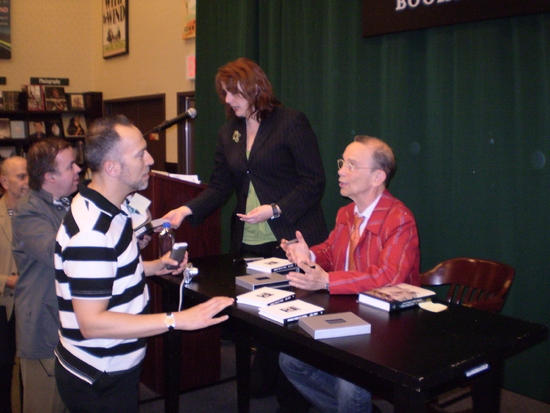 Photo Flash: Joel Grey Celebrates '1.3 - Images from My Phone' at Barnes and Noble Tribeca Image