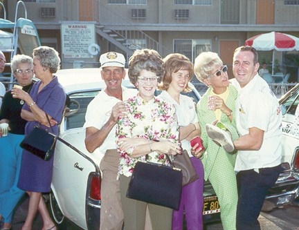 Photo Flash: Charles Phoenix's Retro Slide Show Tour of Southern California Image
