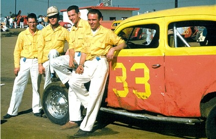 Photo Flash: Charles Phoenix's Retro Slide Show Tour of Southern California Image