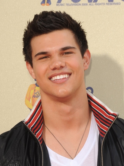 Taylor Lautner Photo