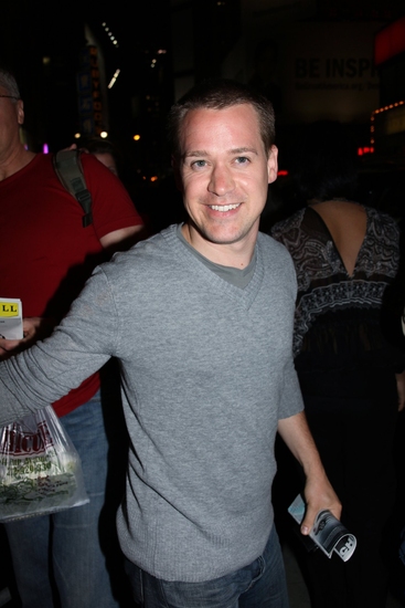 Photo Coverage: CHICAGO Welcomes Chandra Wilson - Arrivals and Stage Door Fun! Image