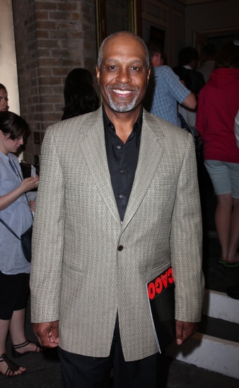 Photo Coverage: CHICAGO Welcomes Chandra Wilson - Arrivals and Stage Door Fun! Image