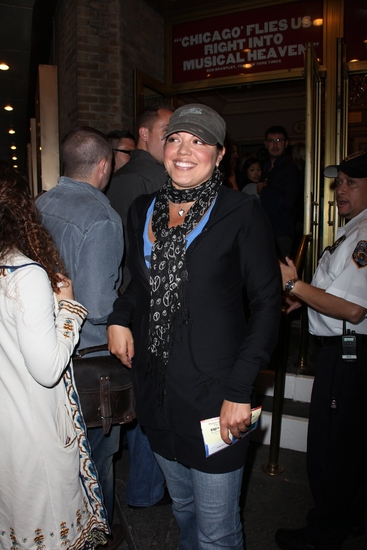 Photo Coverage: CHICAGO Welcomes Chandra Wilson - Arrivals and Stage Door Fun! Image
