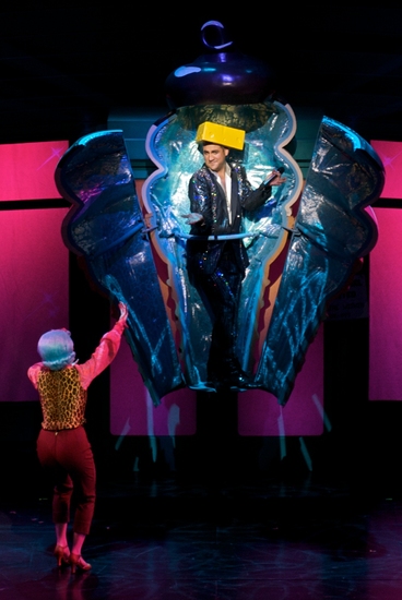 Photo Flash: GREASE's Taylor Hicks 'Says Cheese' To Wisconsin Audience Image
