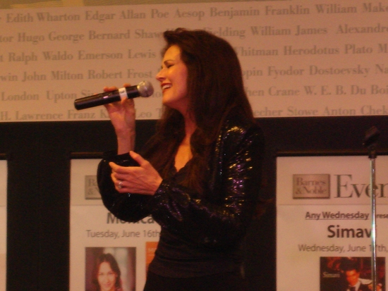 Photo Coverage: Lynda Carter Celebrates 'At Last' CD Release At Barnes & Noble Lincoln Triangle Image