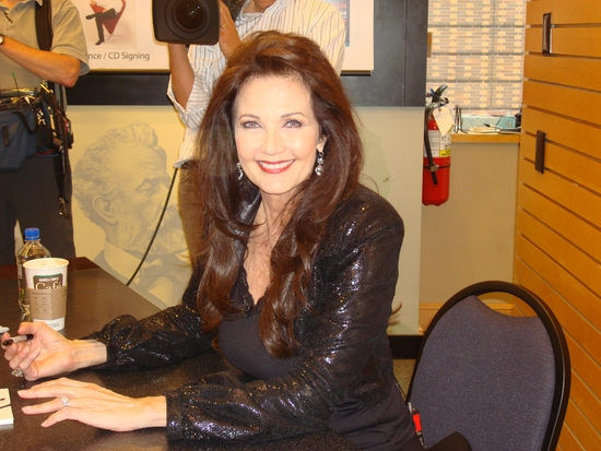 Photo Coverage: Lynda Carter Celebrates 'At Last' CD Release At Barnes & Noble Lincoln Triangle Image