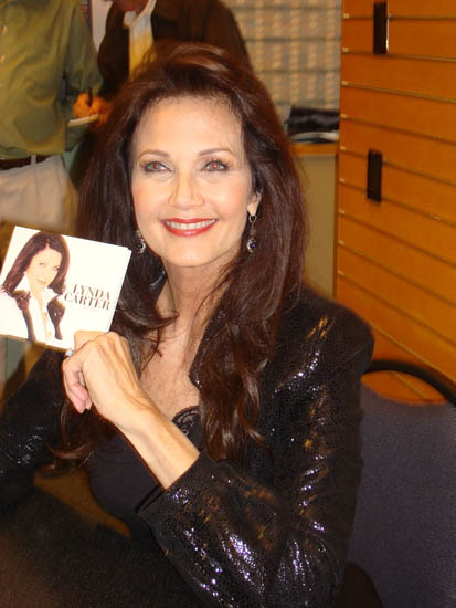 Photo Coverage: Lynda Carter Celebrates 'At Last' CD Release At Barnes & Noble Lincoln Triangle Image