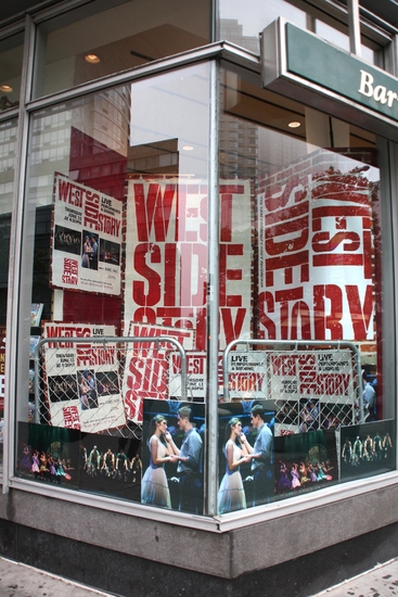 Photo Coverage: The Cast Of WEST SIDE STORY Celebrates CD Release At Barnes And Noble Lincoln Triangle Image