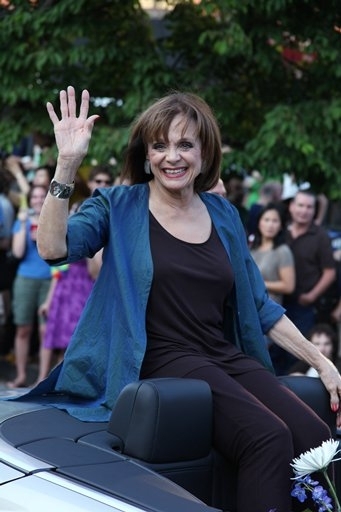 Photo Coverage: 'Looped' Star Valerie Harper At Capital Pride Parade Image