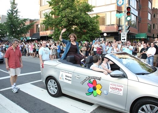 Photo Coverage: 'Looped' Star Valerie Harper At Capital Pride Parade Image