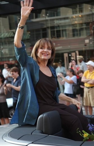 Photo Coverage: 'Looped' Star Valerie Harper At Capital Pride Parade Image