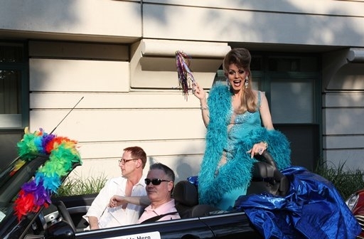 Photo Coverage: 'Looped' Star Valerie Harper At Capital Pride Parade Image