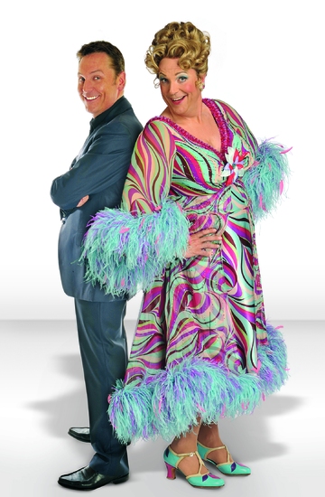 Photo Flash: Brian Conley Is 'Edna' In West End's HAIRSPRAY Image