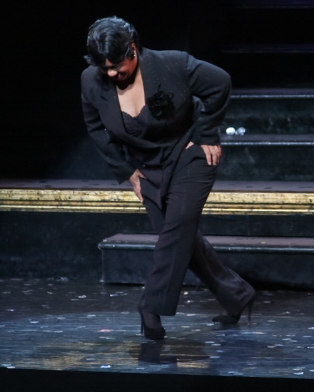 Photo Coverage: Shonda Rhimes Visits CHICAGO's Chandra Wilson Image