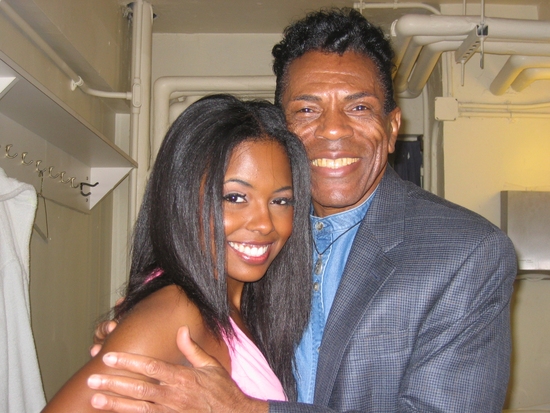 Photo Flash: Andre De Shields Visits THE WIZ Image