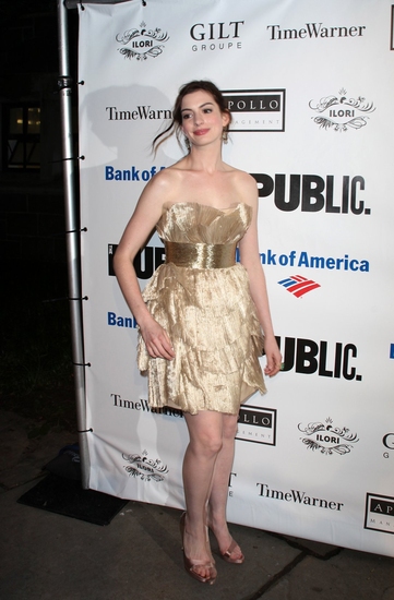 Anne Hathaway Photo
