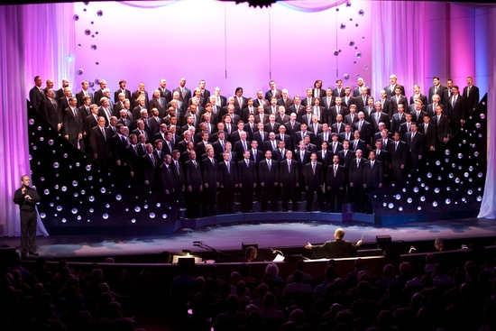 Photo Flash: Jennifer Holliday Sings With The Gay Men's Chorus of Los Angeles Image