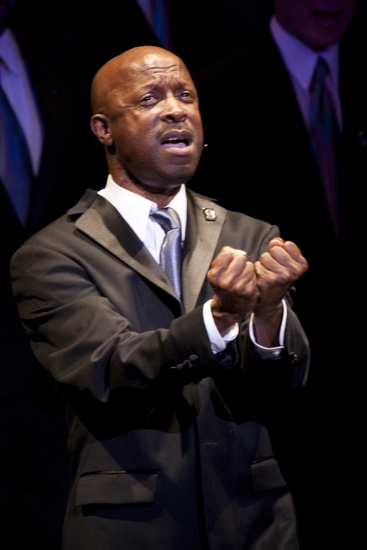 Photo Flash: Jennifer Holliday Sings With The Gay Men's Chorus of Los Angeles Image