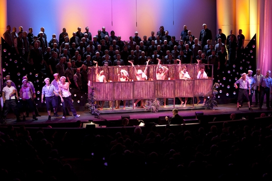 Photo Flash: Jennifer Holliday Sings With The Gay Men's Chorus of Los Angeles Image