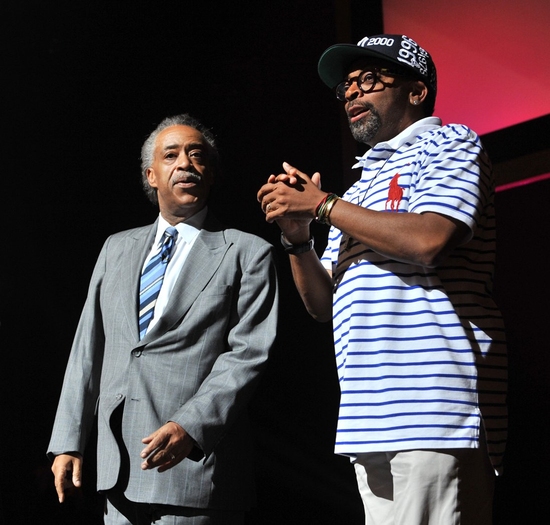 Photo Coverage: Public Memorial for Michael Jackson at the Apollo Theater Image