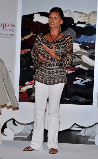 Photo Coverage: Vanessa Williams Hosts The Express Success 'Rack Relay Race' Image