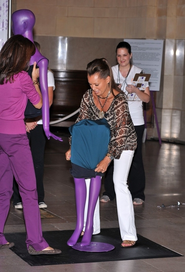 Photo Coverage: Vanessa Williams Hosts The Express Success 'Rack Relay Race' Image