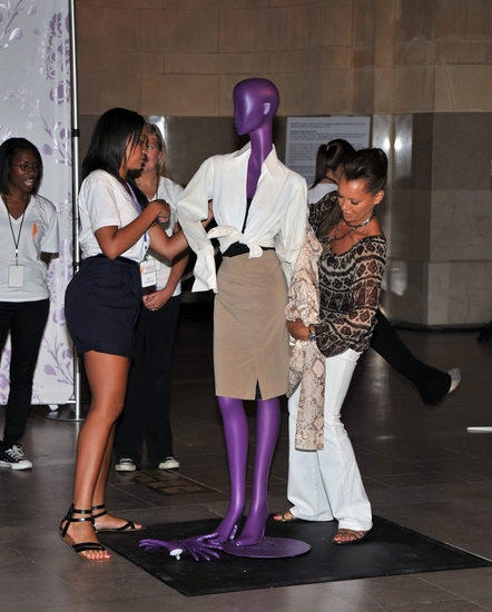 Photo Coverage: Vanessa Williams Hosts The Express Success 'Rack Relay Race' Image