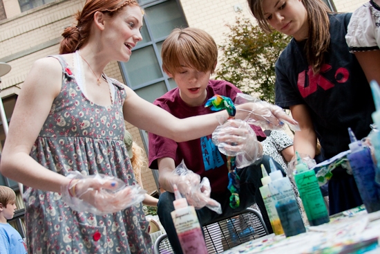Photo Coverage: HAIR Cast Joins 'Broadway Kids Care' To Tie-Dye For Charity Image