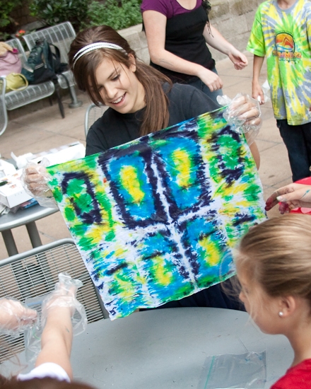 Photo Coverage: HAIR Cast Joins 'Broadway Kids Care' To Tie-Dye For Charity Image
