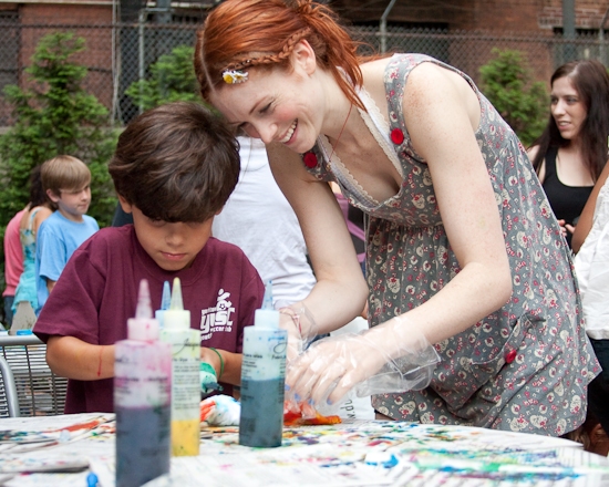 Photo Coverage: HAIR Cast Joins 'Broadway Kids Care' To Tie-Dye For Charity Image