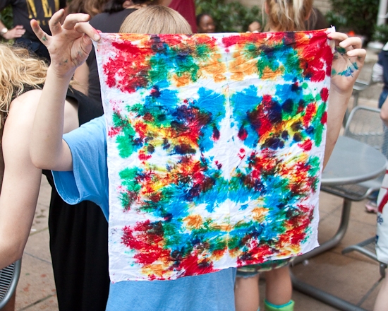 Photo Coverage: HAIR Cast Joins 'Broadway Kids Care' To Tie-Dye For Charity Image