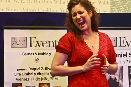 Photo Coverage: 9 To 5's Stephanie J. Block Sings And Signs At Barnes And Noble Image