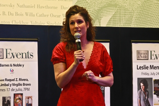 Photo Coverage: 9 To 5's Stephanie J. Block Sings And Signs At Barnes And Noble Image