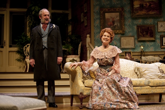 Photo Flash: WHEN WE ARE MARRIED Reunites Three Generations Of Guthrie Actors 7/10 Thru 8/30 Image