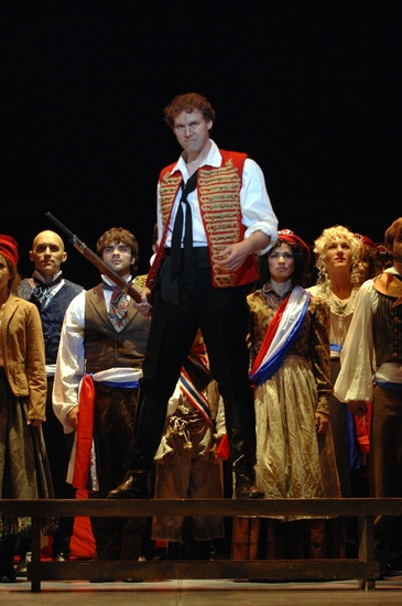 Kevin Earley and the cast of Les Miserables Photo