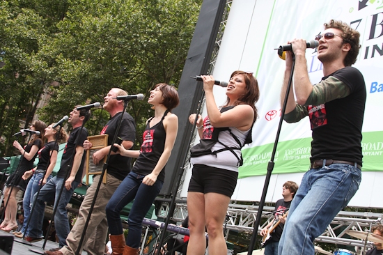 Photo Coverage: '106.7 Lite Fm Presents BROADWAY IN BRYANT PARK 2009' Begins Performances! Image