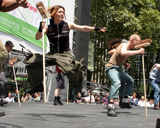 Photo Coverage: '106.7 Lite Fm Presents BROADWAY IN BRYANT PARK 2009' Begins Performances! Image