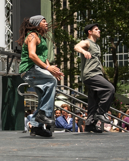 Photo Coverage: '106.7 Lite Fm Presents BROADWAY IN BRYANT PARK 2009' Begins Performances! Image