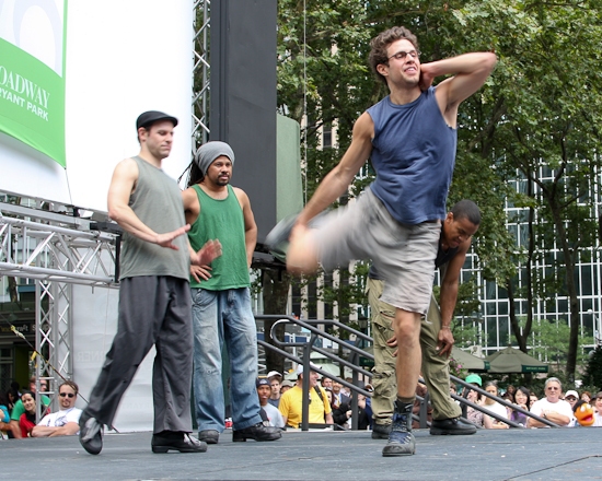 Photo Coverage: '106.7 Lite Fm Presents BROADWAY IN BRYANT PARK 2009' Begins Performances! Image