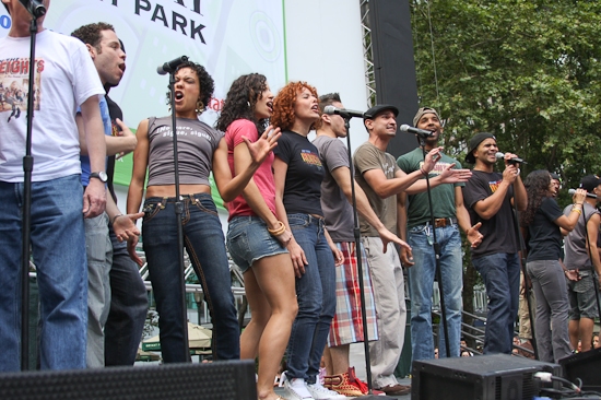 Photo Coverage: '106.7 Lite Fm Presents BROADWAY IN BRYANT PARK 2009' Begins Performances! Image