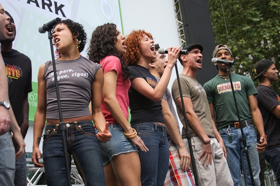 Photo Coverage: '106.7 Lite Fm Presents BROADWAY IN BRYANT PARK 2009' Begins Performances! Image