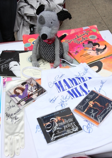 Photo Coverage: 'BROADWAY BARKS 11' In Shubert Alley Image