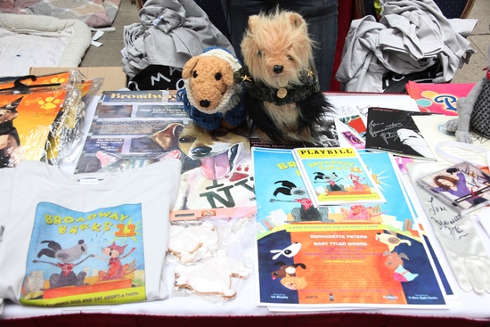 Photo Coverage: 'BROADWAY BARKS 11' In Shubert Alley Image