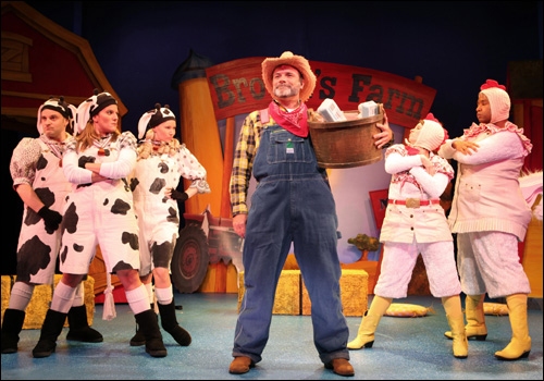 Photo Flash: CLICK, CLACK, MOO at Off-Broadway's Lucille Lortel Theatre Image