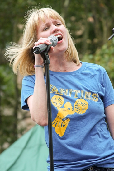 Photo Coverage: WICKED, 'ROCK', 'POPPINS' And VANITIES Perform At 'BROADWAY IN BRYANT PARK' Image