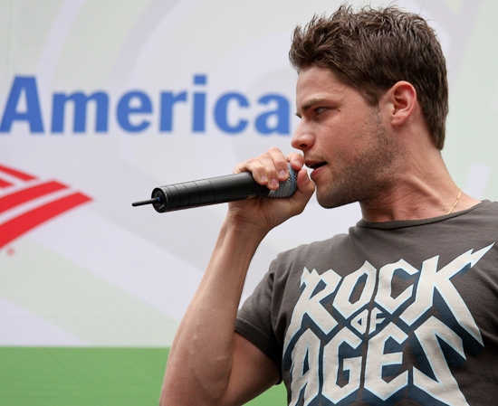 Photo Coverage: WICKED, 'ROCK', 'POPPINS' And VANITIES Perform At 'BROADWAY IN BRYANT PARK' Image