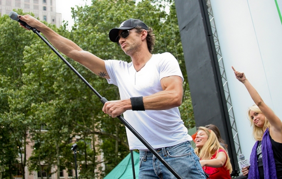 Photo Coverage: WICKED, 'ROCK', 'POPPINS' And VANITIES Perform At 'BROADWAY IN BRYANT PARK' Image