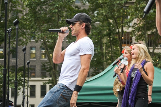 Photo Coverage: WICKED, 'ROCK', 'POPPINS' And VANITIES Perform At 'BROADWAY IN BRYANT PARK' Image