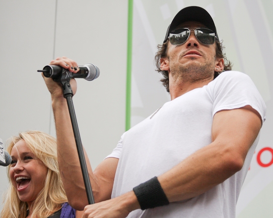 Photo Coverage: WICKED, 'ROCK', 'POPPINS' And VANITIES Perform At 'BROADWAY IN BRYANT PARK' Image